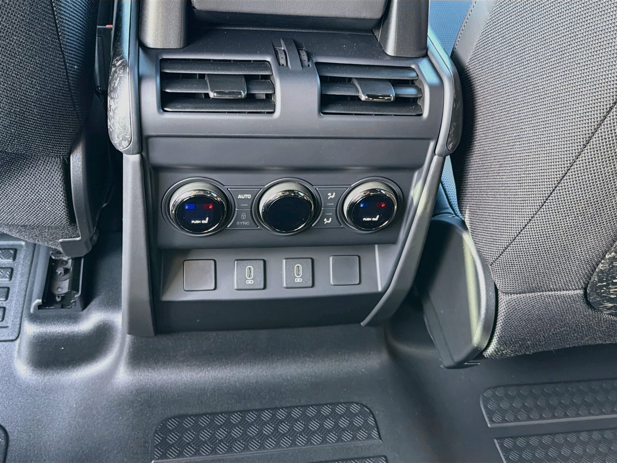 New 2026 Land Rover Defender 110 OCTA AWD/4WD image 20