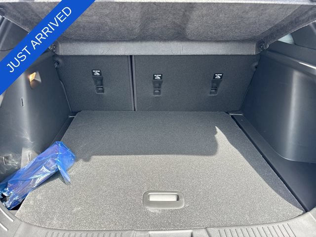 New 2026 Chevrolet Trax RS w/ Sunroof Package FWD image 24