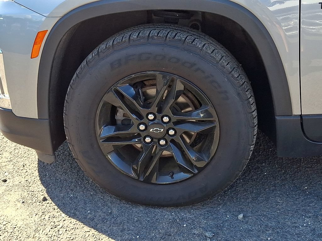 Certified 2023 Chevrolet Traverse LT w/ Midnight/Sport Edition AWD/4WD image 33