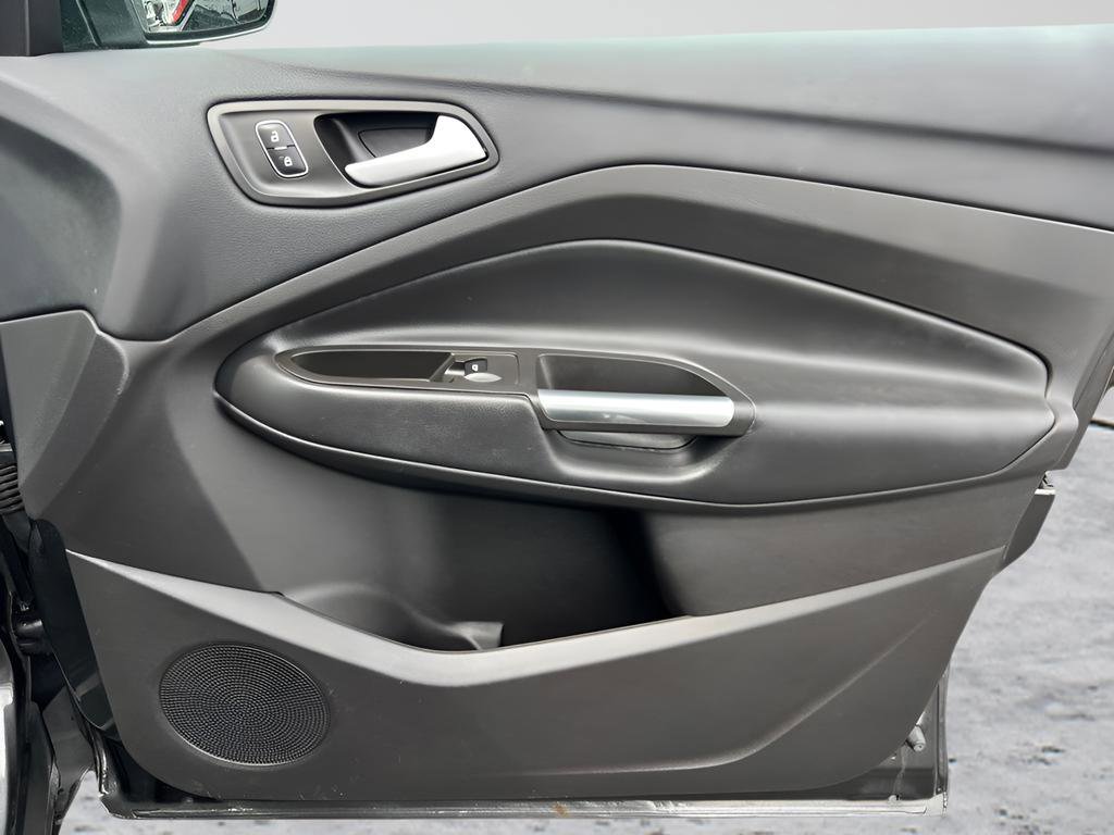 Used 2018 Ford Escape SE image 30