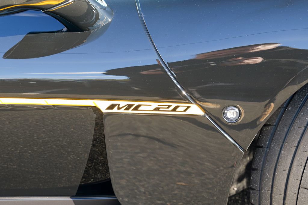Used 2025 Maserati MC20 Coupe image 13