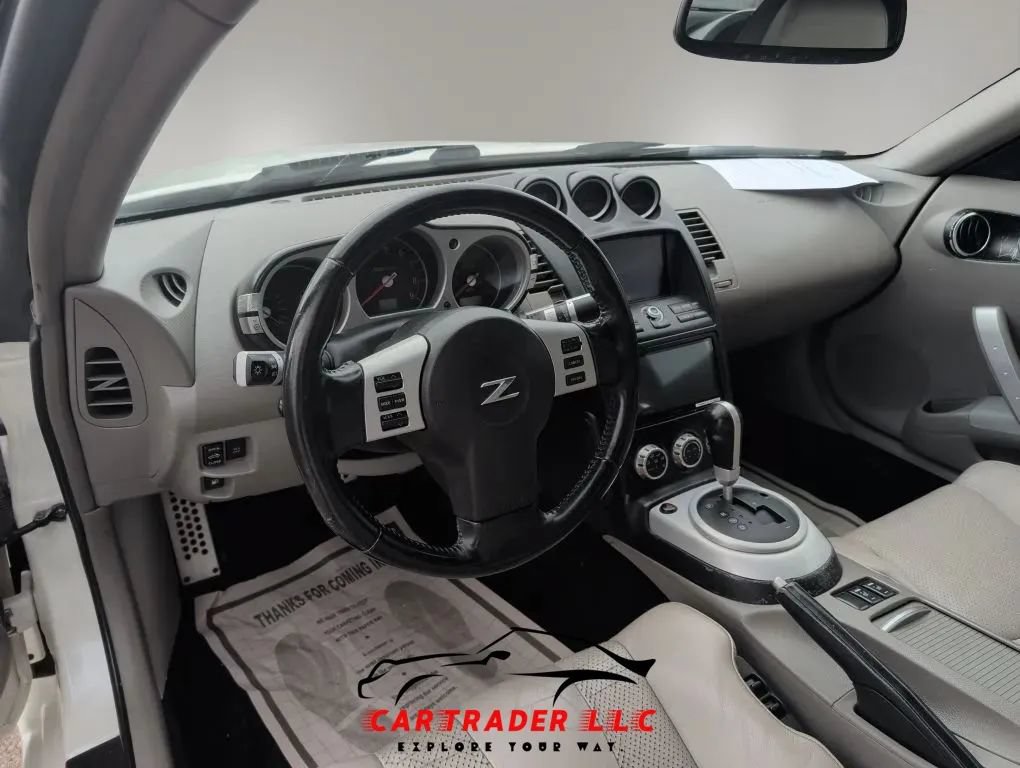 Used 2007 Nissan 350Z Touring RWD image 17