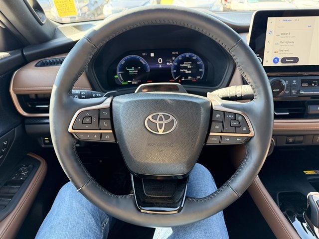 Used 2024 Toyota Grand Highlander AWD Hybrid image 23