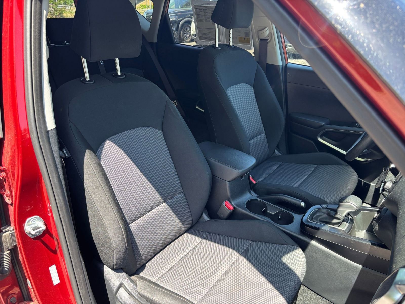 Used 2025 Kia Soul LX w/ LX Technology Package FWD image 34