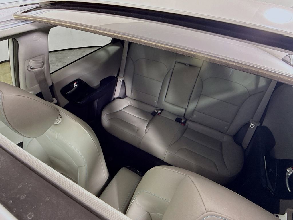 Used 2017 Kia Niro Touring w/ Advanced Technology Package FWD image 27