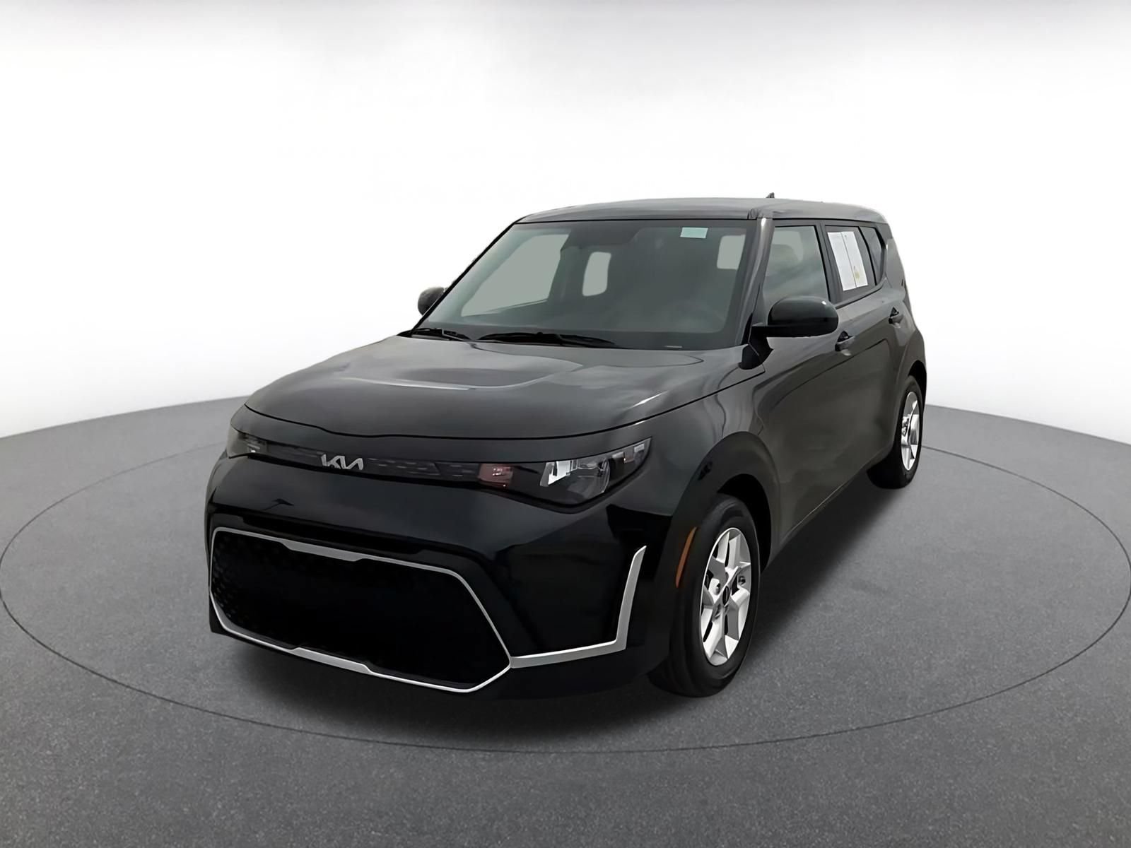 Used 2025 Kia Soul LX w/ LX Technology Package FWD image 6