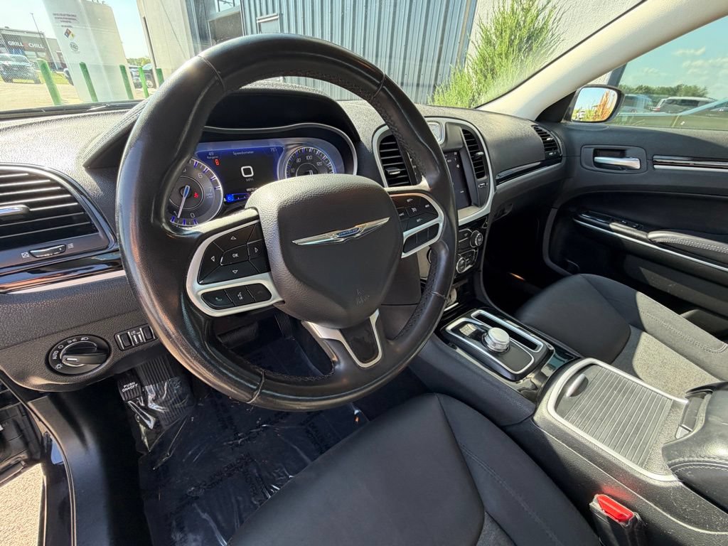 Used 2023 Chrysler 300 Touring w/ Sport Appearance Package RWD image 11