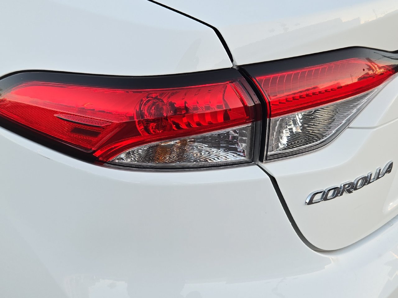 Used 2024 Toyota Corolla LE FWD image 34