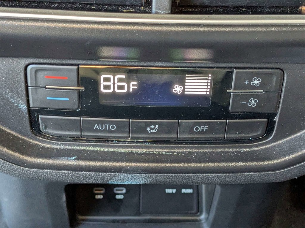 Used 2025 Volkswagen Atlas SE w/ Black Wheel Package image 17