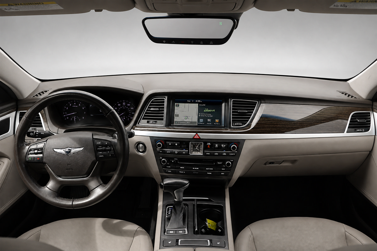 Used 2018 Genesis G80 3.8 RWD image 19