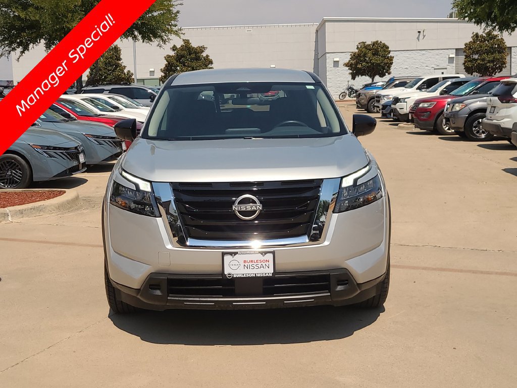 Certified 2025 Nissan Pathfinder S FWD image 5