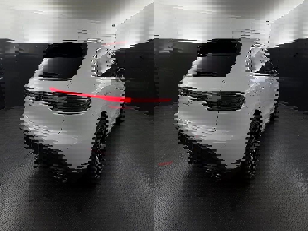 New 2026 Porsche Macan S image 7