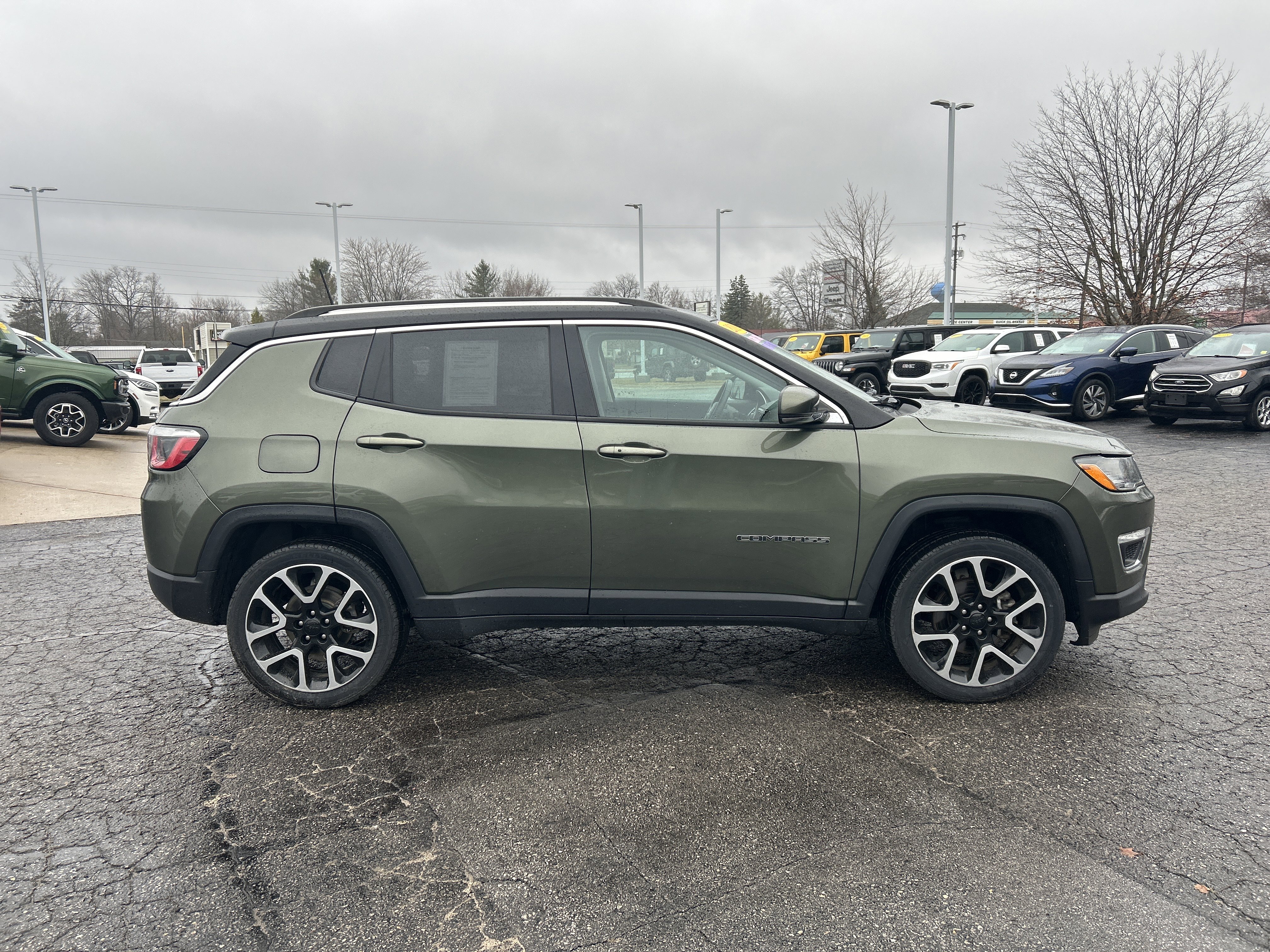 Used 2019 Jeep Compass Limited AWD/4WD image 2