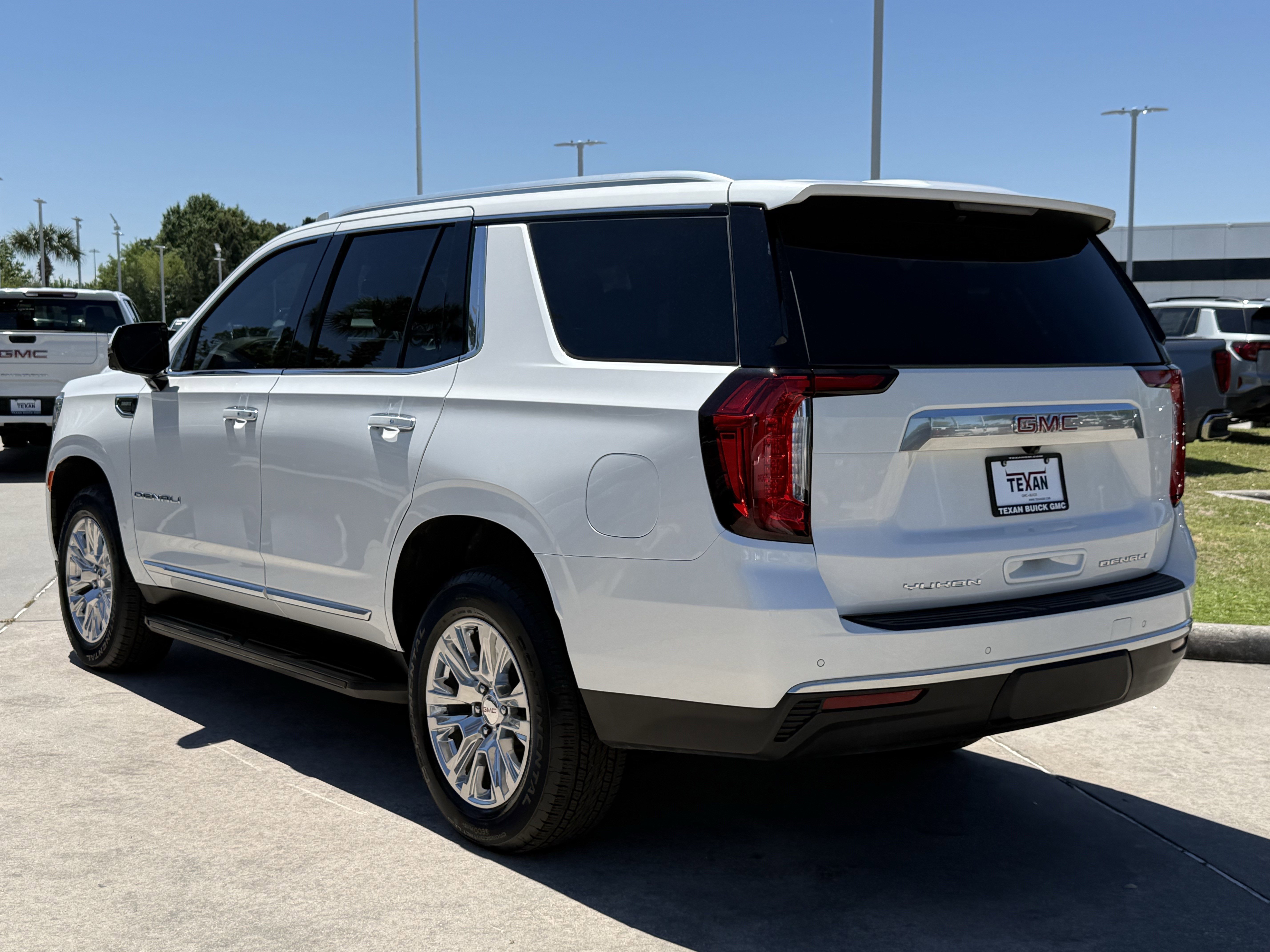 Used 2024 GMC Yukon Denali AWD/4WD image 7