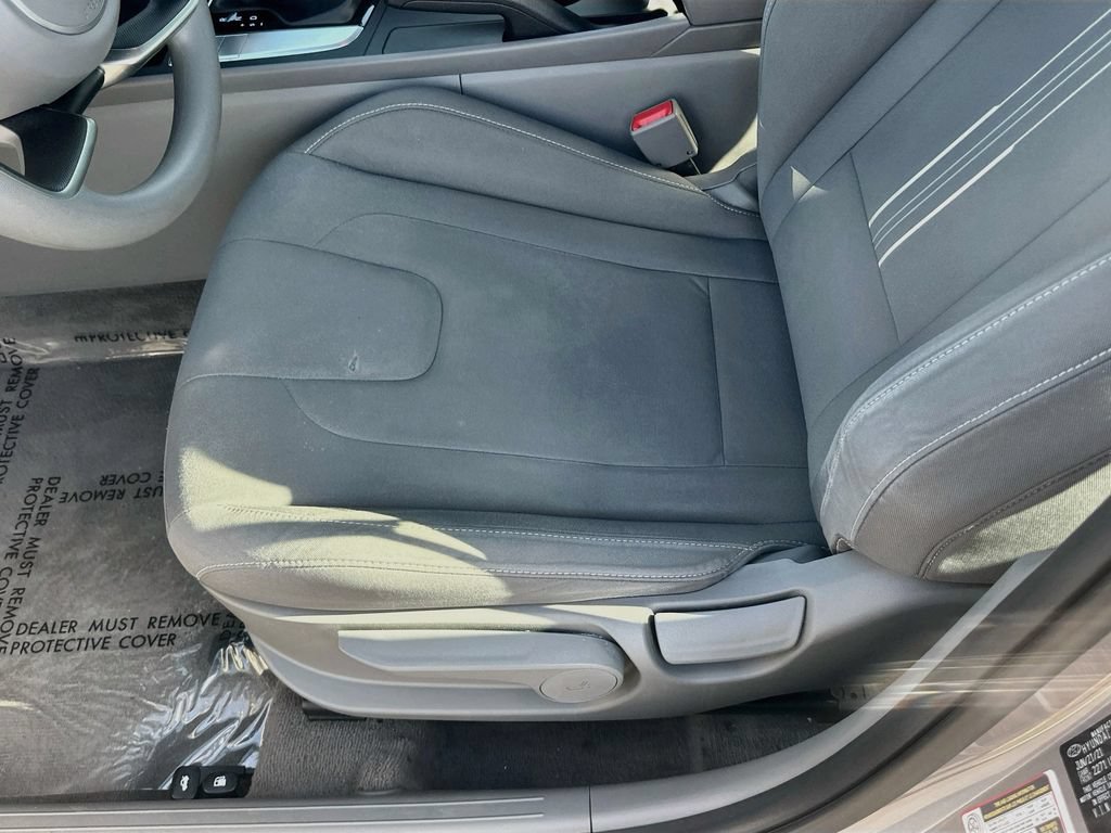 Used 2022 Hyundai Elantra SEL FWD image 18