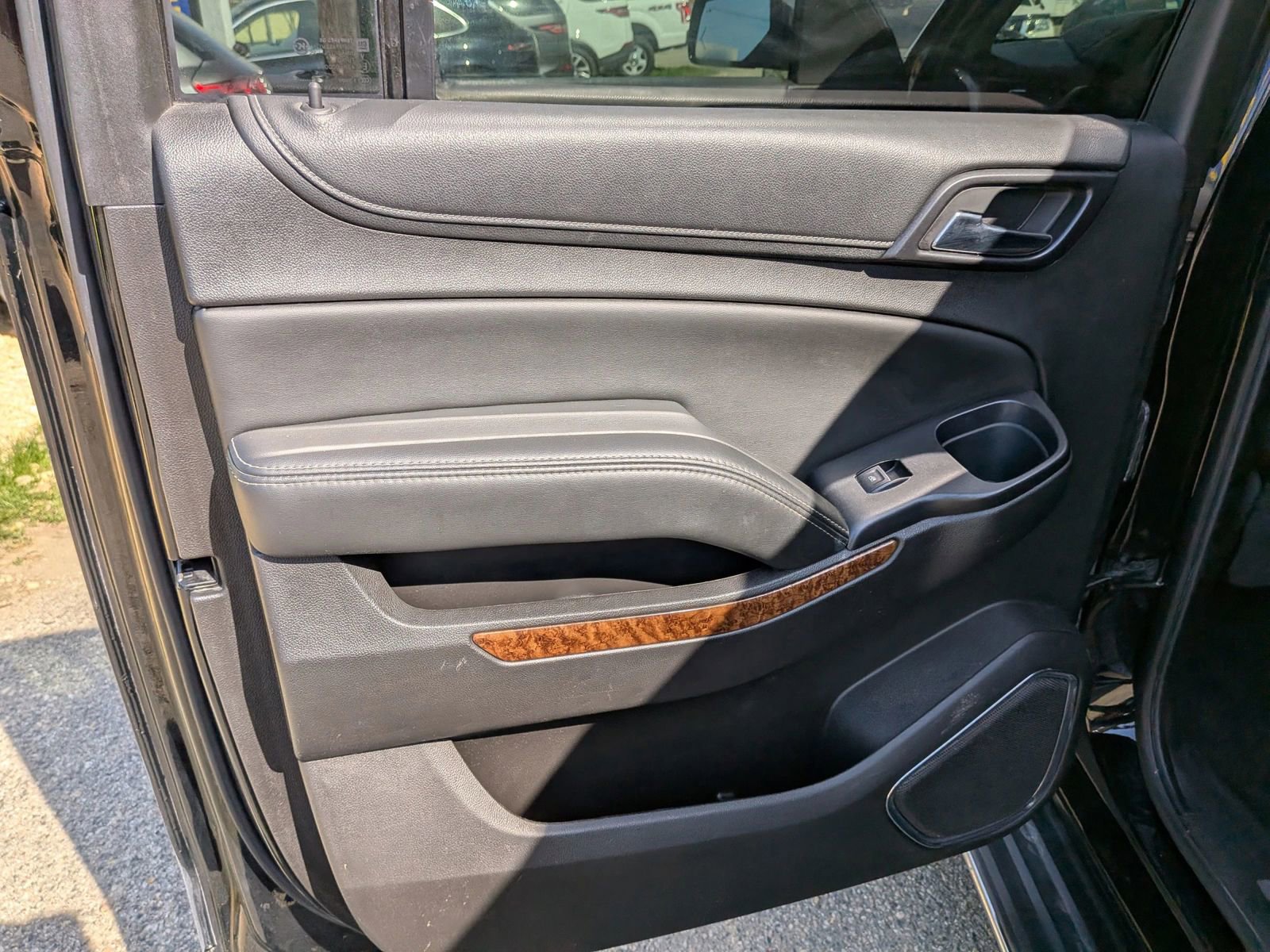 Used 2016 Chevrolet Suburban LTZ image 34