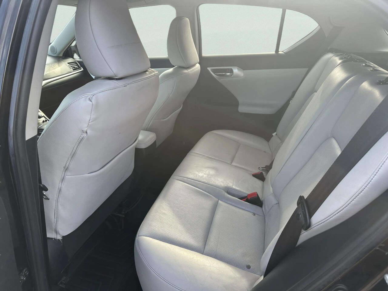 Used 2011 Lexus CT 200h Premium w/ Leather Pkg image 11