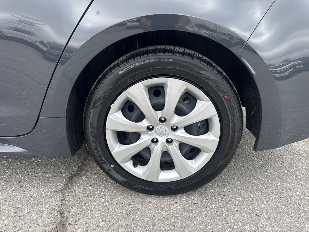 Used 2025 Toyota Corolla LE image 27