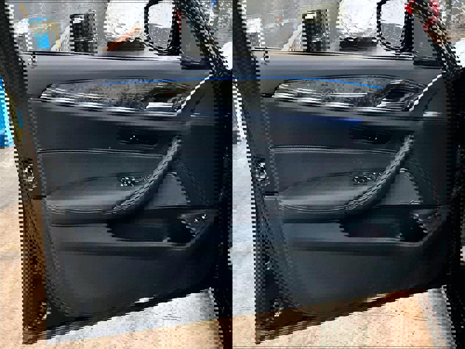 Used 2023 BMW 530e xDrive w/ Executive Package image 25