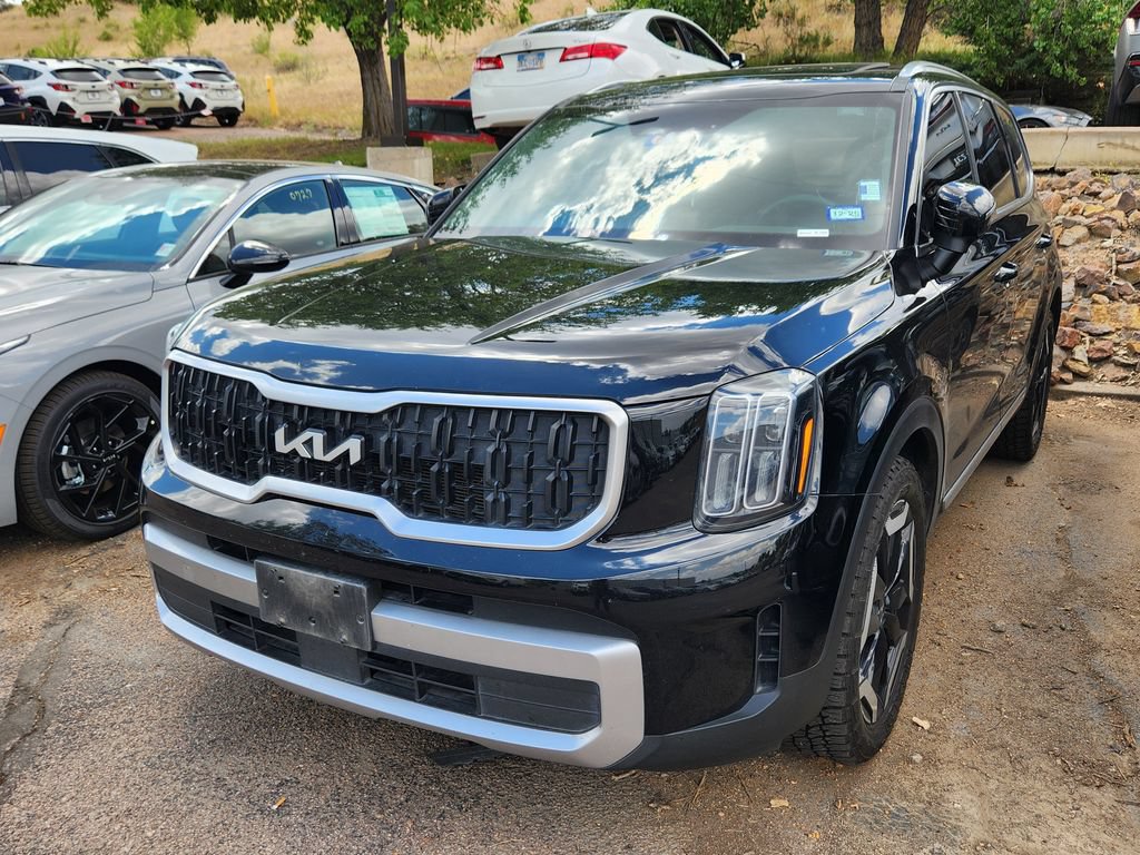 Used 2023 Kia Telluride EX w/ EX Captain's Chair Package FWD image 17
