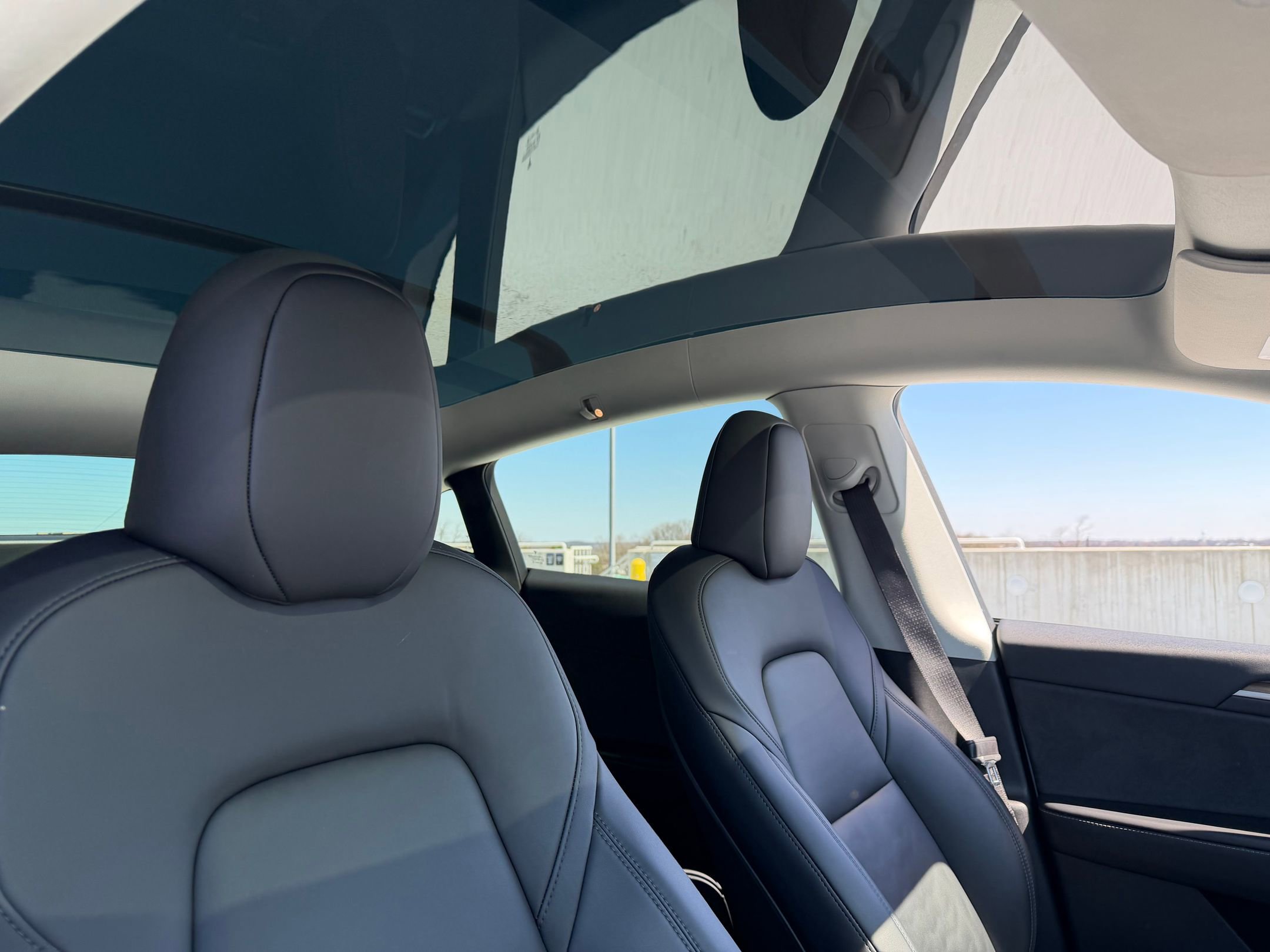 Used 2022 Tesla Model Y Long Range image 12