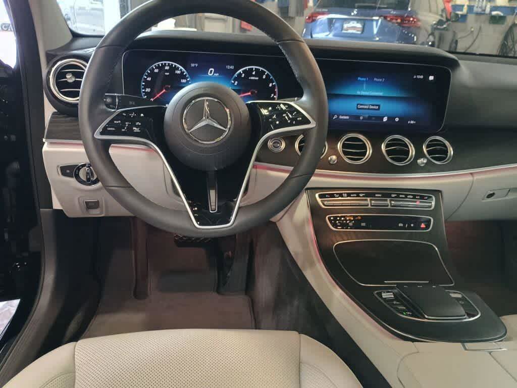 Used 2023 Mercedes-Benz E 350 4MATIC Sedan image 2