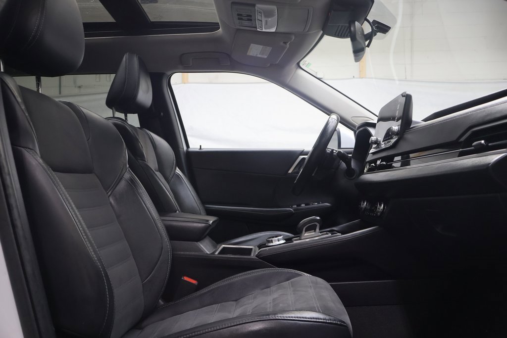 Used 2022 Mitsubishi Outlander SE image 10