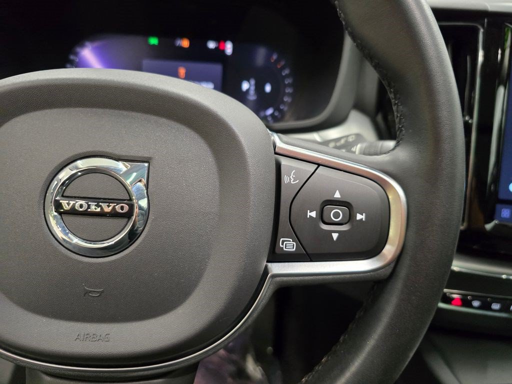 Used 2023 Volvo XC60 B5 Core AWD/4WD image 19