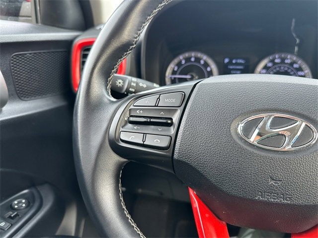 Used 2022 Hyundai Venue SEL image 23