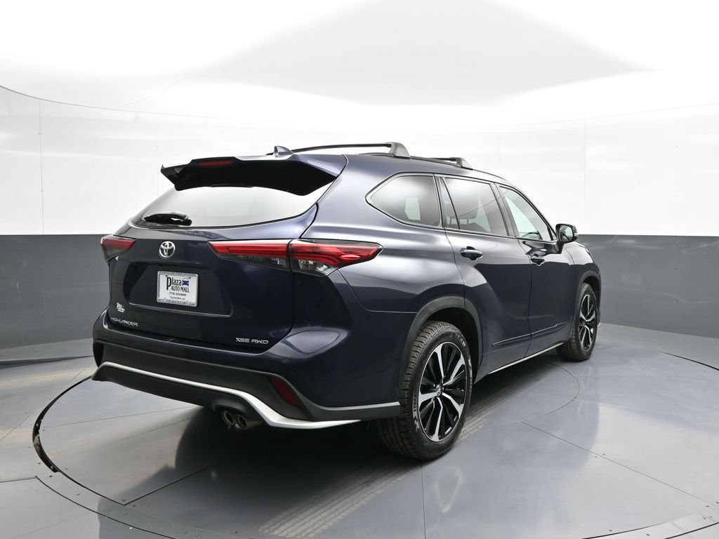 Used 2021 Toyota Highlander XSE AWD/4WD image 6