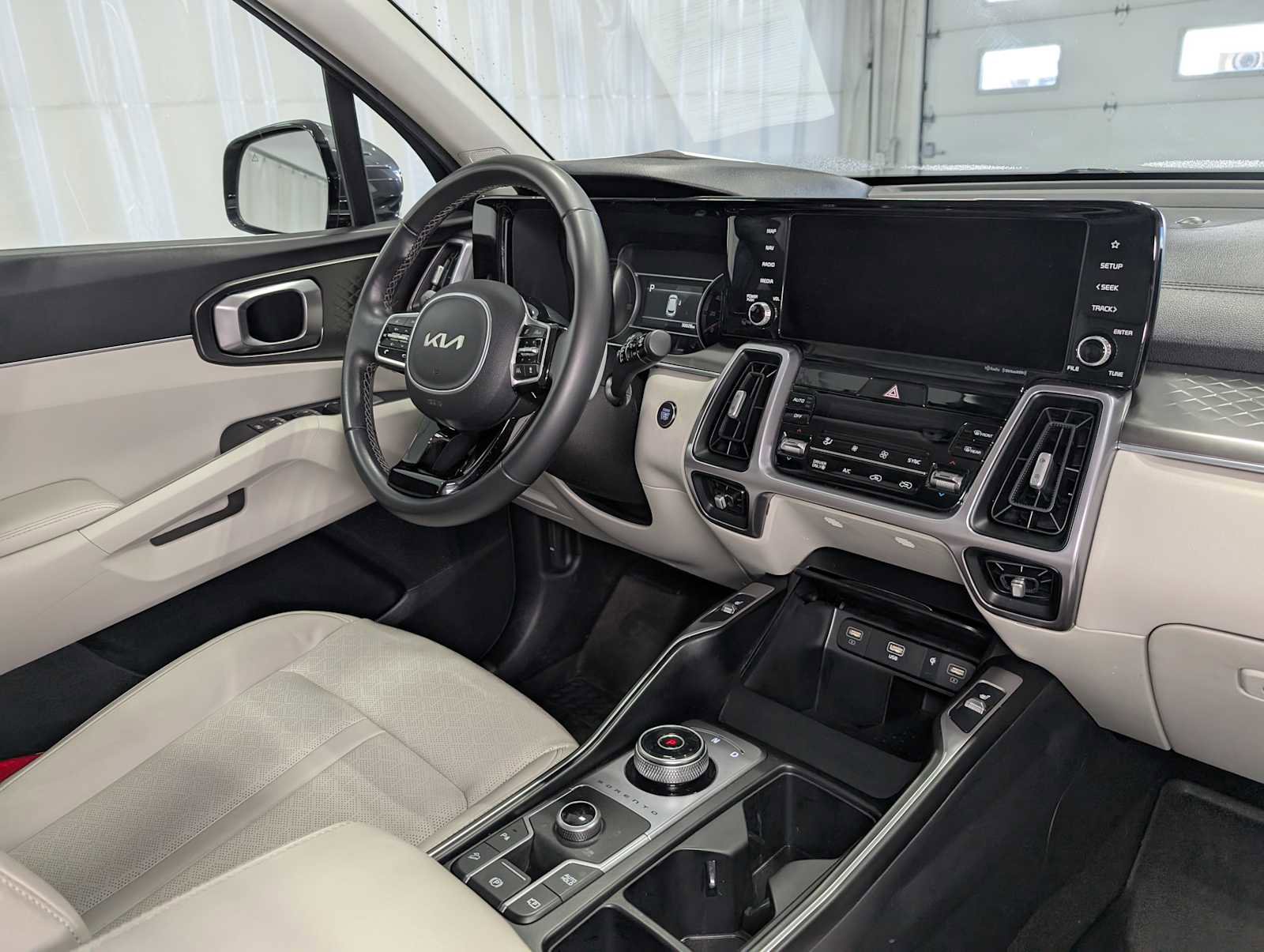 Certified 2023 Kia Sorento EX image 46