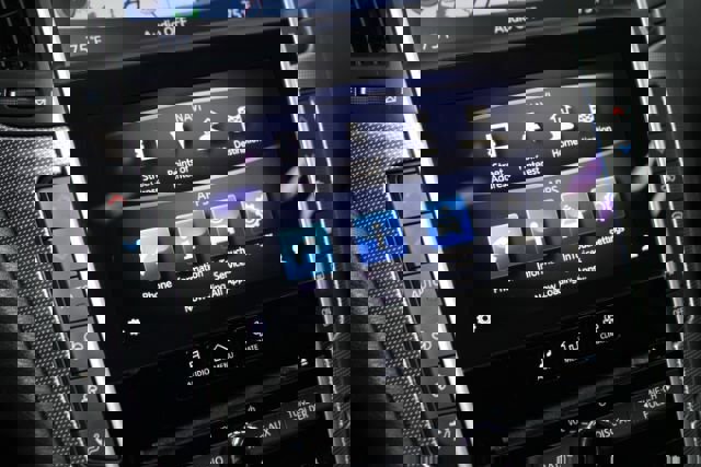 Used 2016 INFINITI Q50 Premium w/ Driver Assistance Package image 18