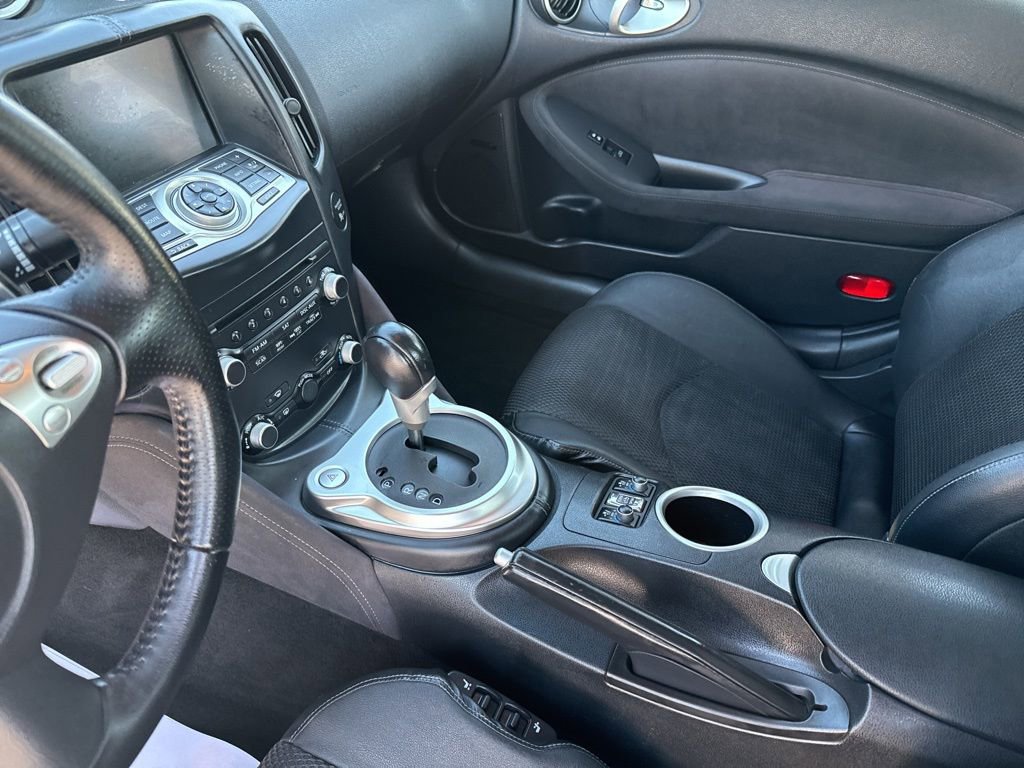 Used 2016 Nissan 370Z Touring image 17