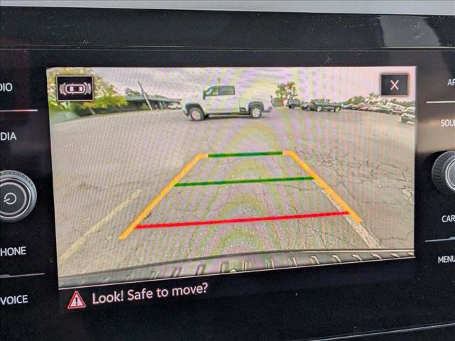 New 2025 Volkswagen Taos SE image 13