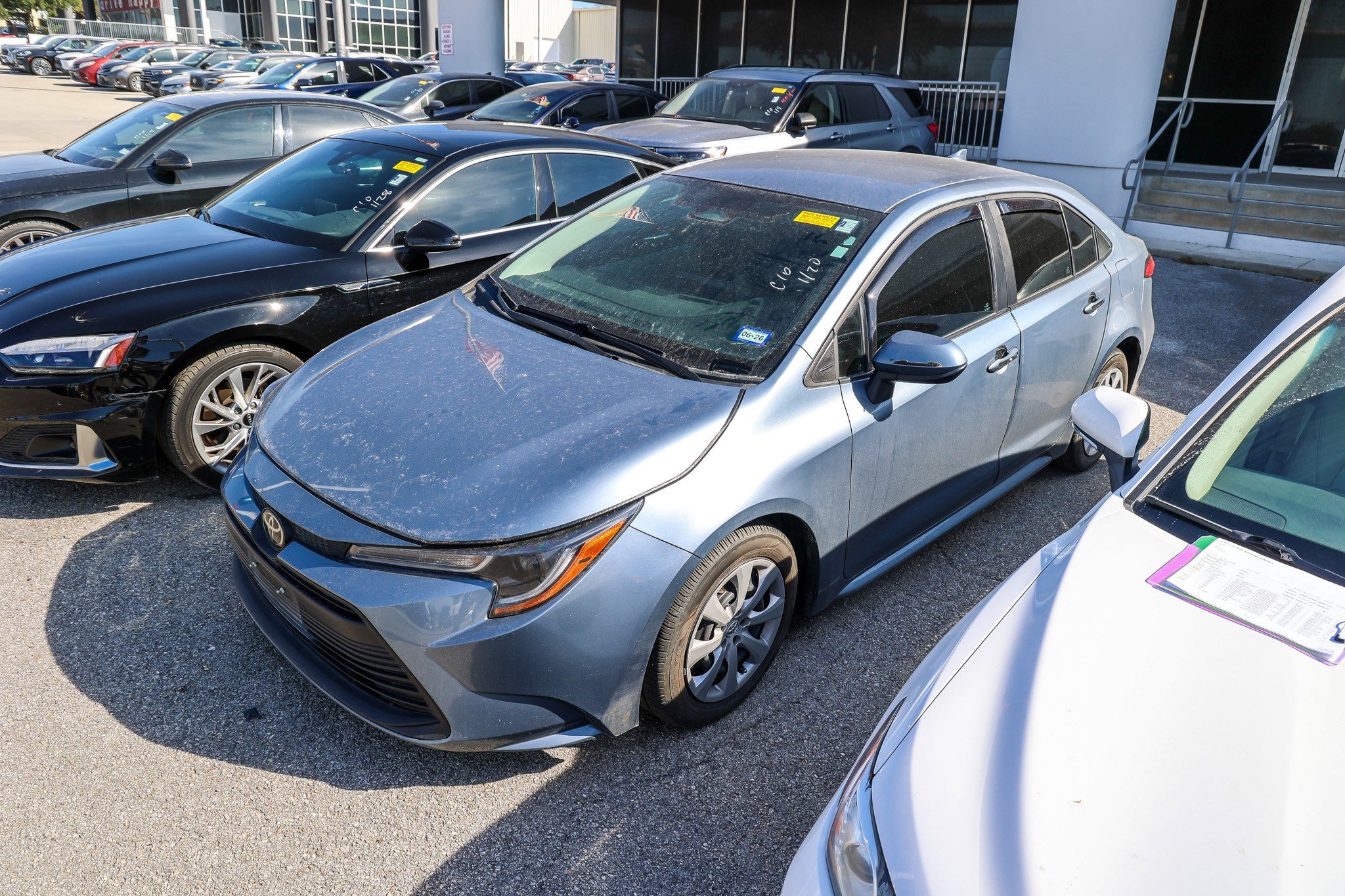 Used 2023 Toyota Corolla LE image 3