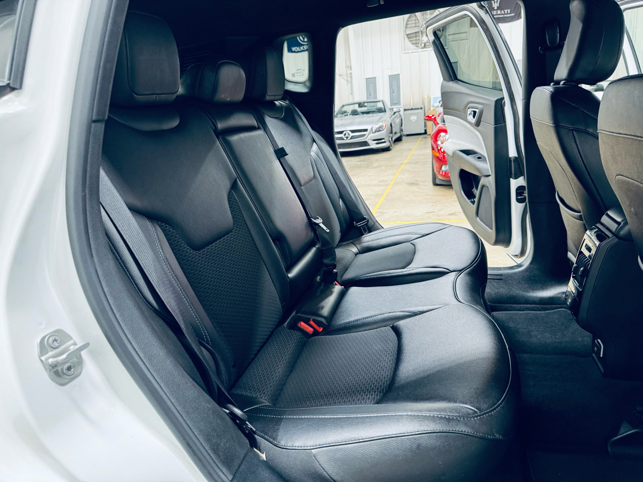 Used 2024 Jeep Compass Latitude image 35