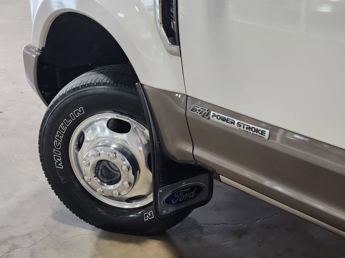 Used 2019 Ford F350 King Ranch w/ King Ranch Ultimate Package AWD/4WD image 23