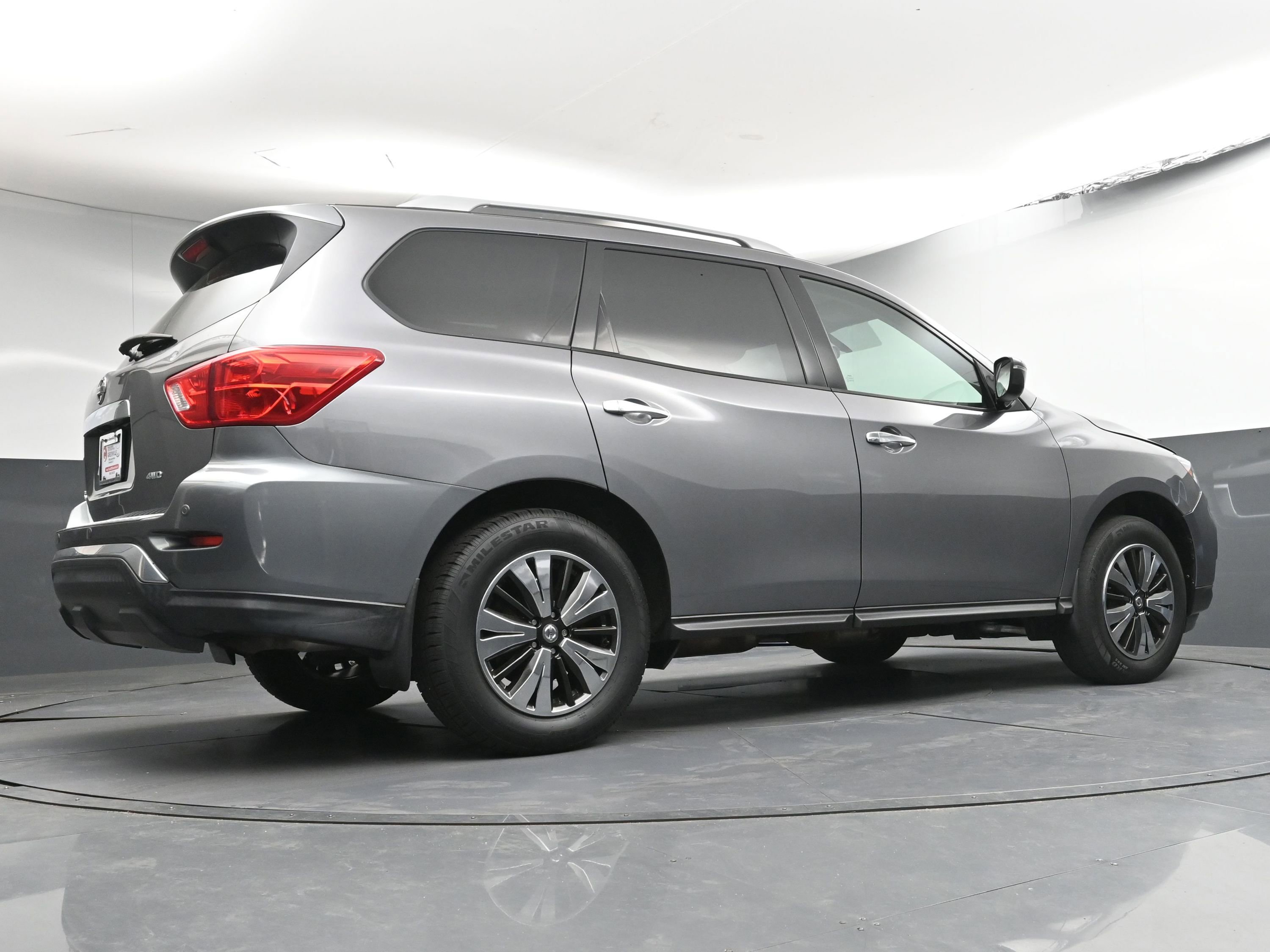 Used 2020 Nissan Pathfinder S image 24