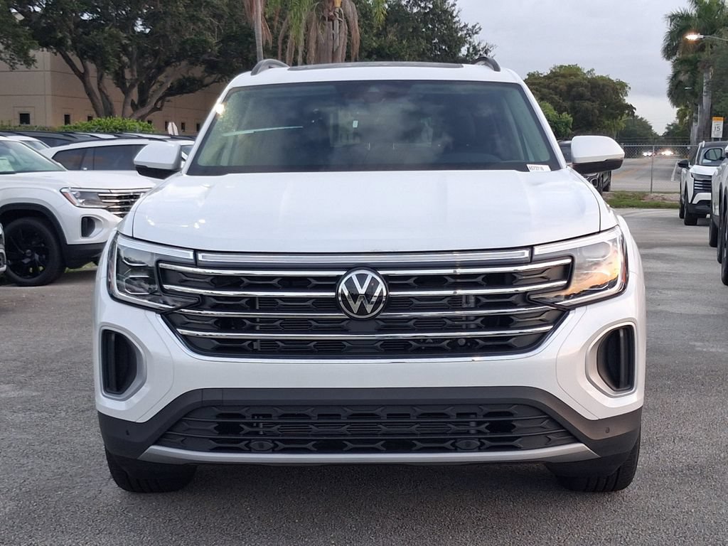 New 2026 Volkswagen Atlas SE FWD image 2