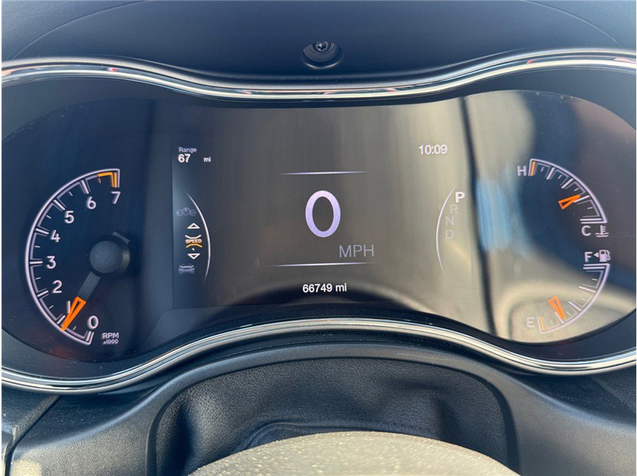 Used 2019 Jeep Grand Cherokee Laredo image 17