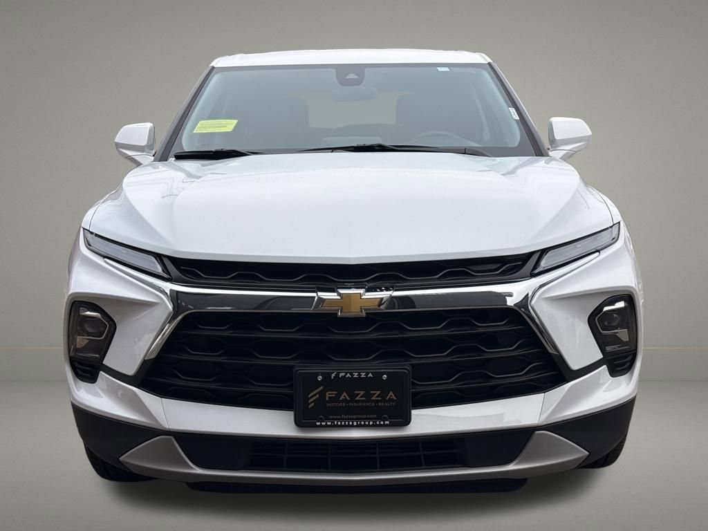 Used 2025 Chevrolet Blazer LT FWD image 9