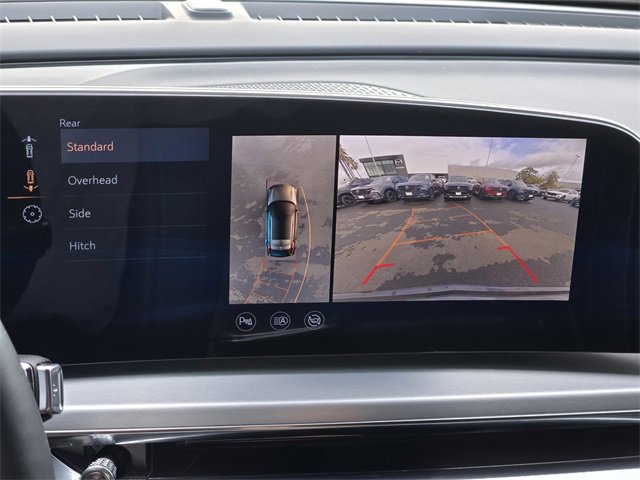 Used 2025 Cadillac Lyriq Sport image 19