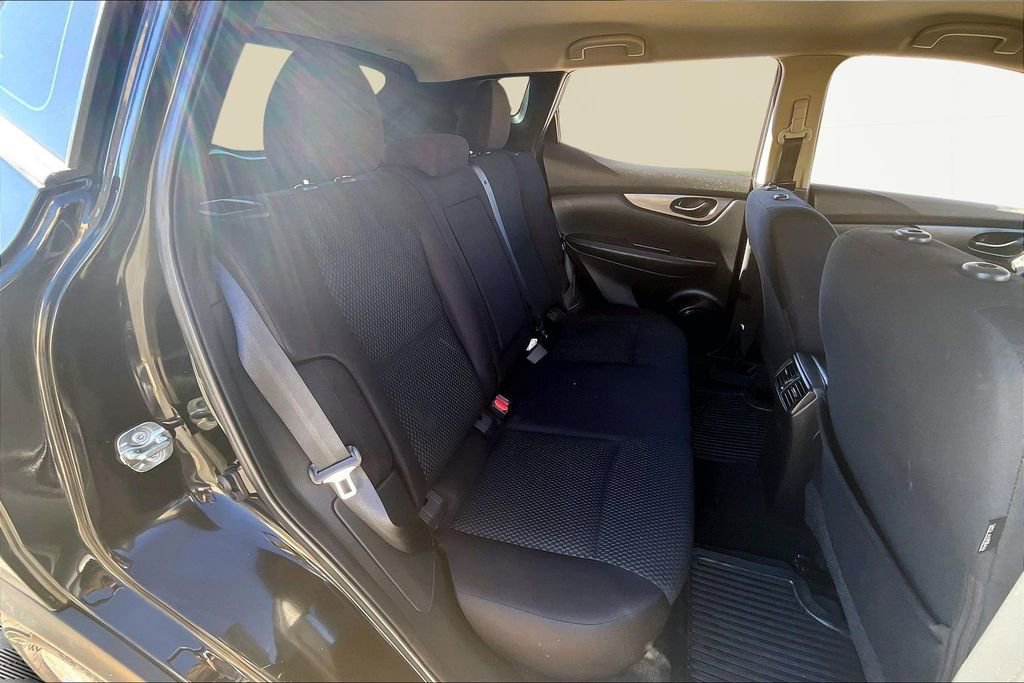 Used 2022 Nissan Rogue Sport S image 27