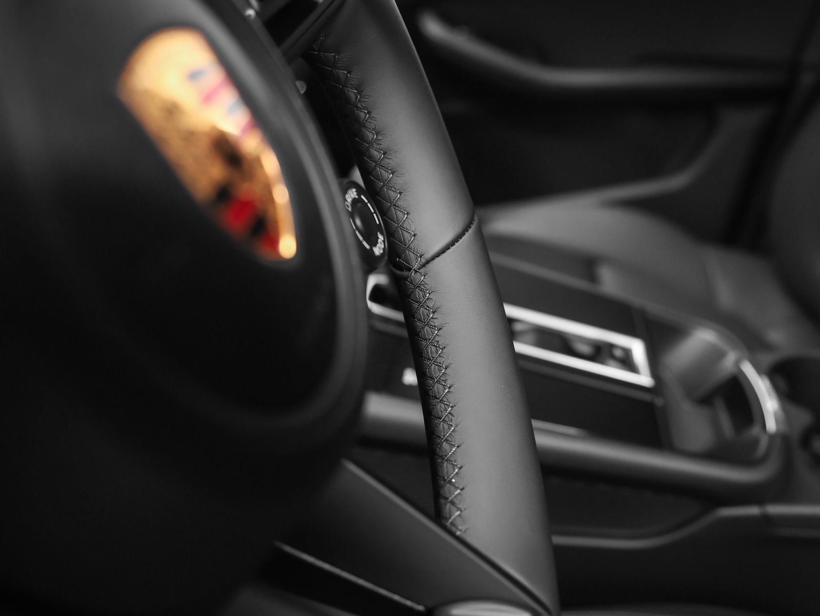 New 2026 Porsche Macan Turbo AWD/4WD image 38