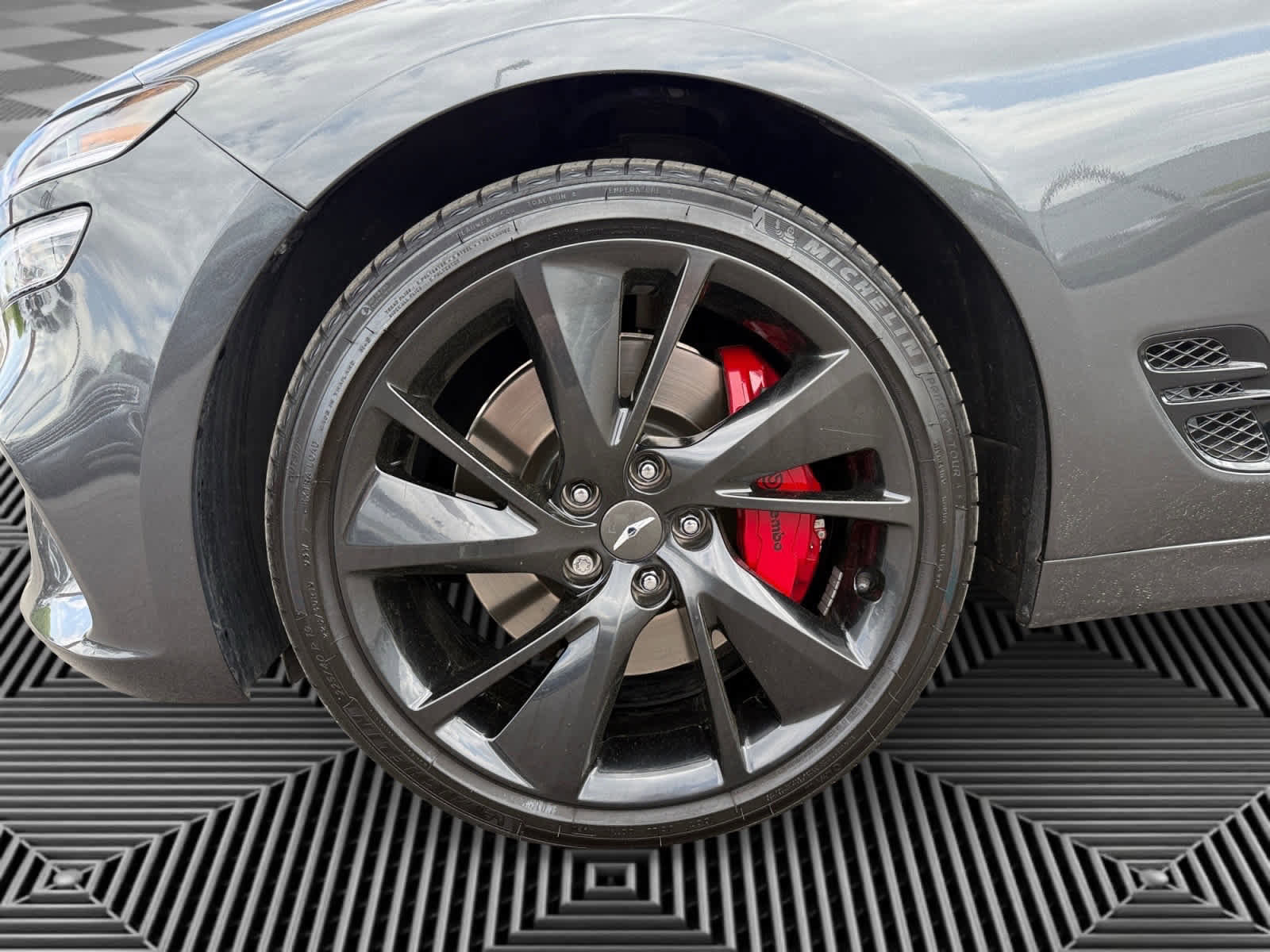 Used 2022 Genesis G70 3.3T w/ Sport Prestige Package image 9