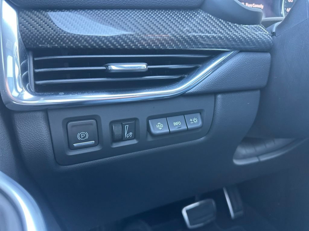 Used 2023 Cadillac XT4 Sport FWD image 28
