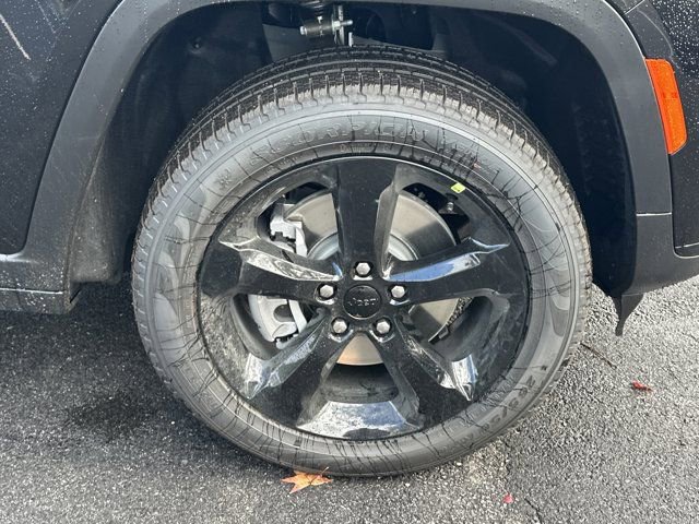 New 2025 Jeep Grand Cherokee L Limited image 12