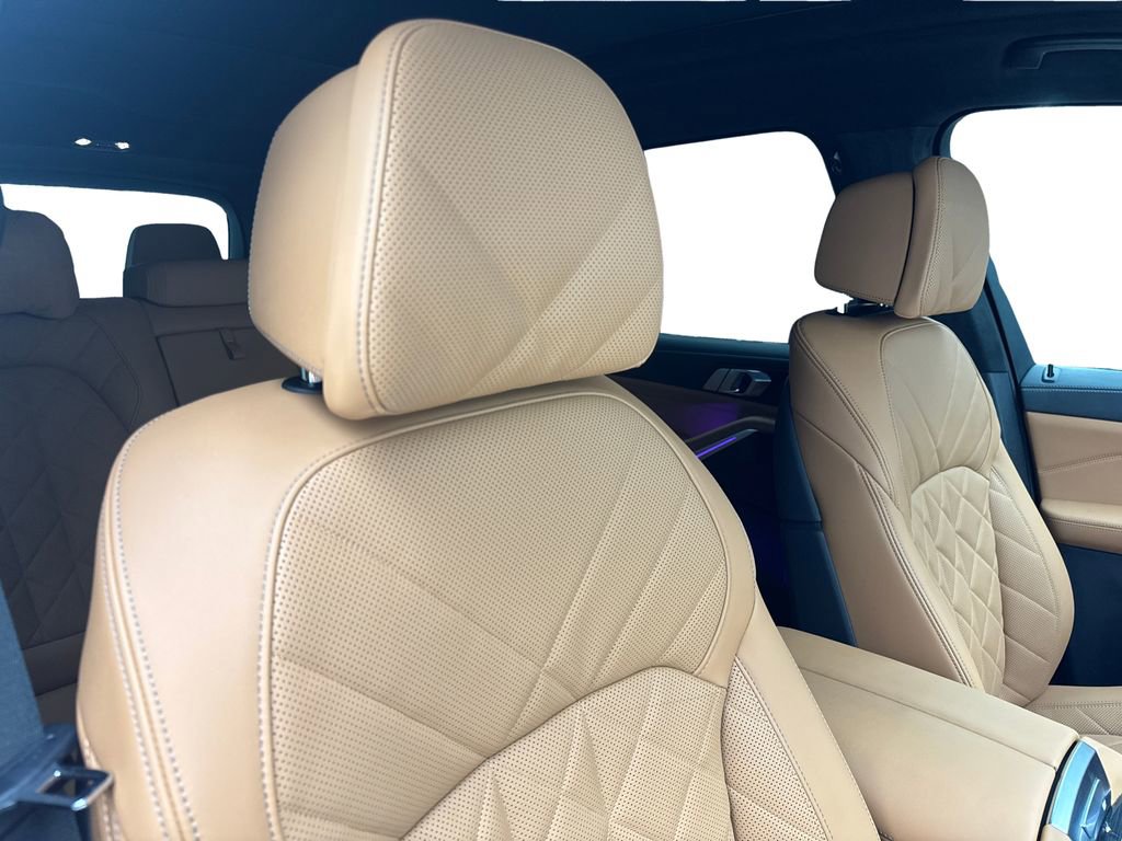 Used 2024 BMW X7 xDrive40i w/ M Sport Package image 50