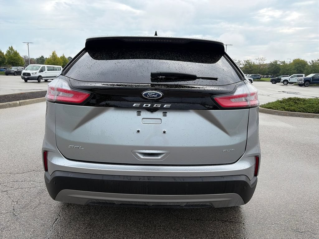 Used 2024 Ford Edge SEL w/ Convenience Package AWD/4WD image 6