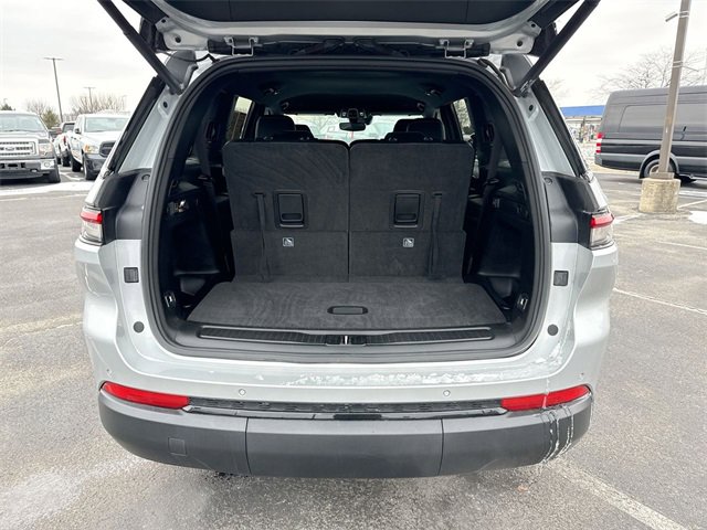 Used 2021 Jeep Grand Cherokee L Laredo image 24